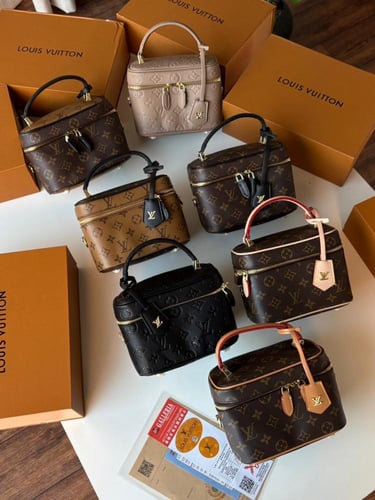 شنطة مكياج لويس فيتون ماستر كواليتي معا ملحقاتها