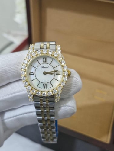 ساعة شوبارد نسائية طبق الاصل جودة عالية