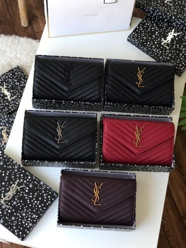 شنطه سان لوران هاي كواليتي معا ملحقاتها