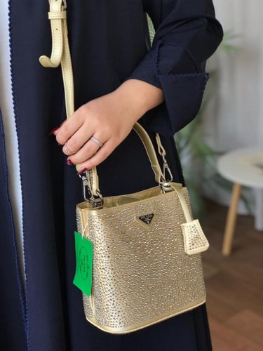 شنطه برادا فصوص هاي كواليتي معا ملحقاتها