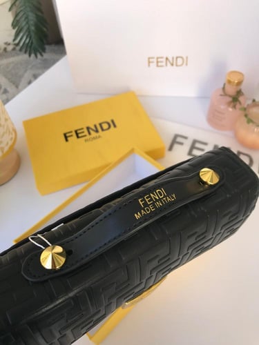 شنطه فندي هاي كواليتي معا ملحقاتها