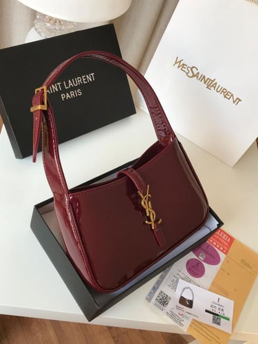 شنطه سان لوران هاي كواليتي معا ملحقاتها