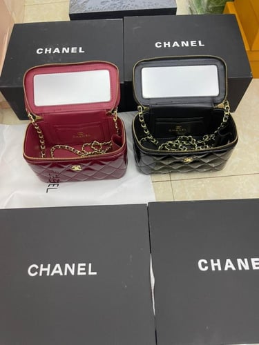 شنطة مكياج شانيل هاي كواليتي معا ملحقاتها