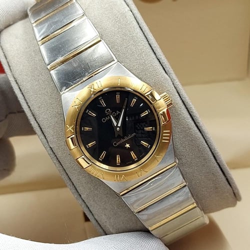 ساعة اوميجا نسائية طبق الاصل