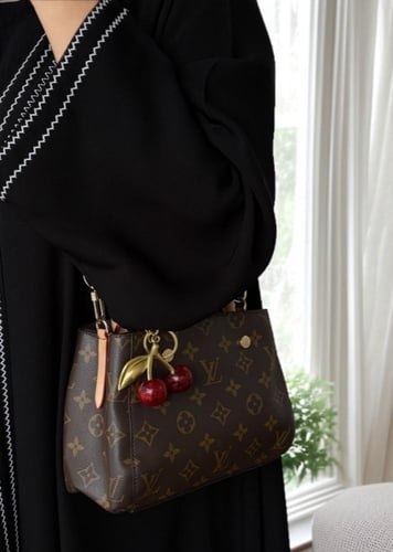 حقائب نسائية لويس فيتون ماستر معا ملحقاتها