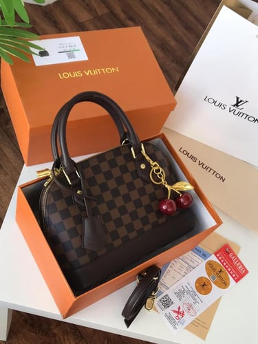 شنطه لويس فيتون ماستر معا الكرز شامل الملحقات