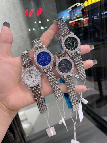 ساعة شوبارد نسائية طبق الاصل