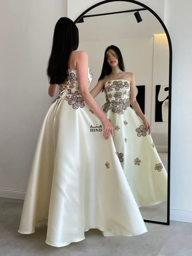 فستان ميكادو اوف وايت 1084