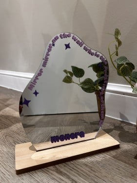 مرايا بنفس التصميم