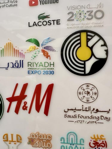 طباعة ستيكرات UV DTF بارزة (للزجاج، الأكواب، والمن...