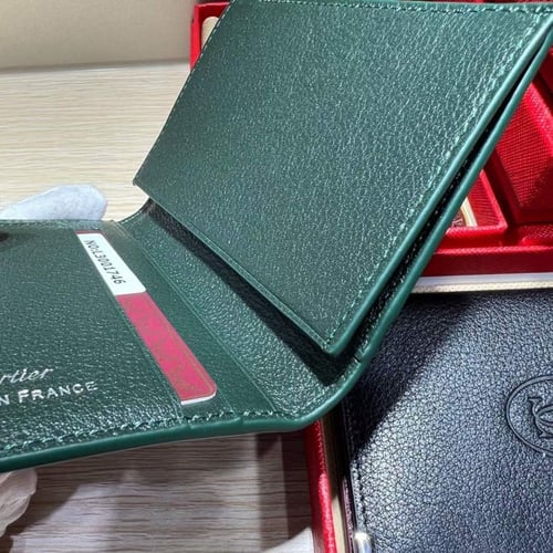 محفظة كارتير أخضر