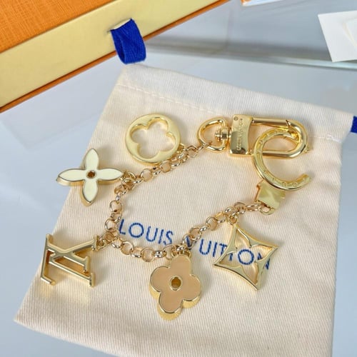 ميدالية لويس فيتون النسائية