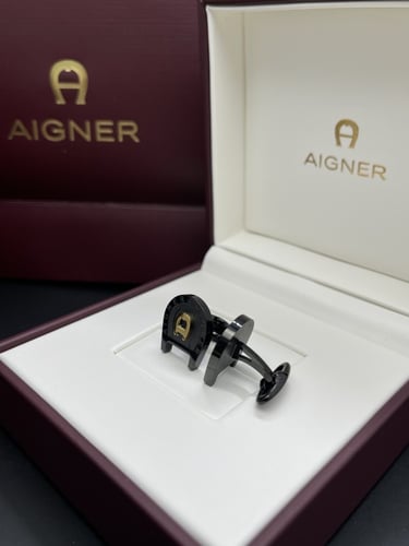 كبك إقنر اسود حرف ذهبي