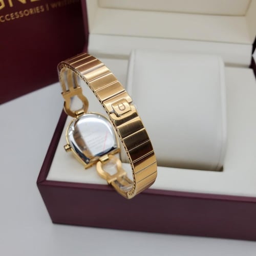 ساعة اقنر نسائي