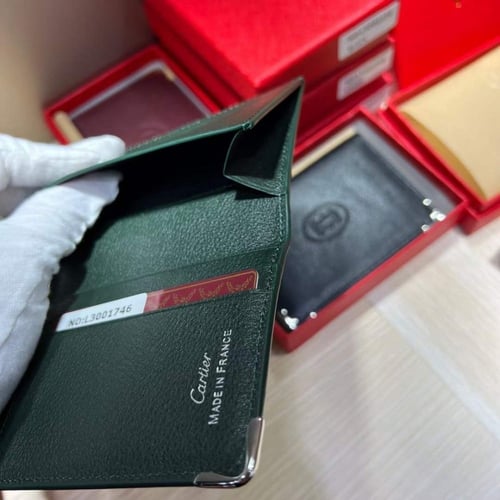 محفظة كارتير أخضر