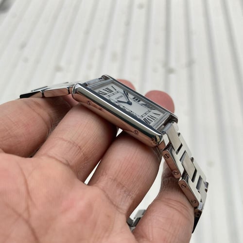 ساعة كارتير تانك الكلاسيكية