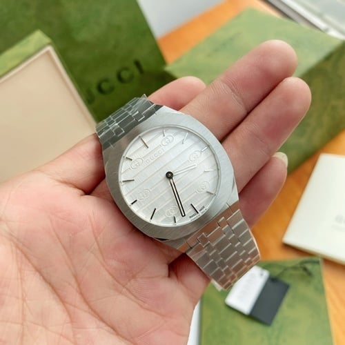 ساعة قوتشي H 25