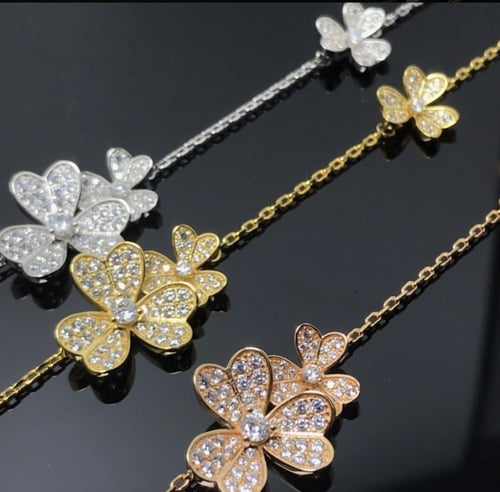 أساور فان كليف مع الملحقات