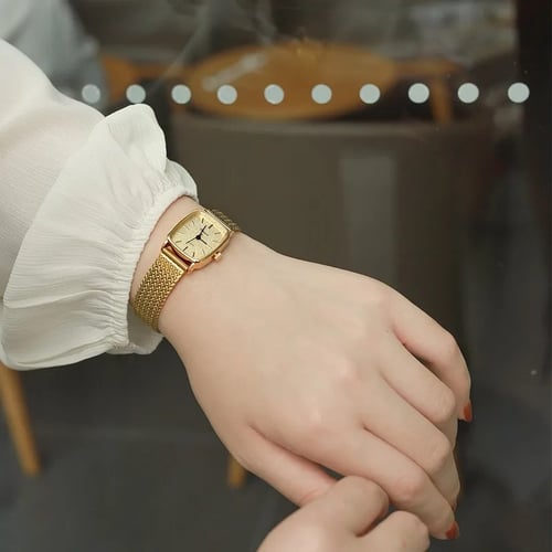 ساعة مطليه بذهب عيار24