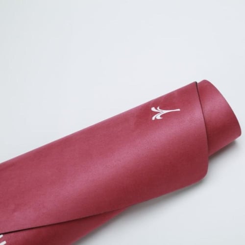 بساط تمرين الديرم - لون احمر مخملي فاخر "سميك"