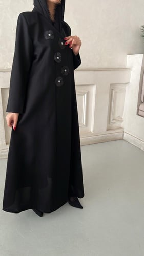 عباية سَمْراء