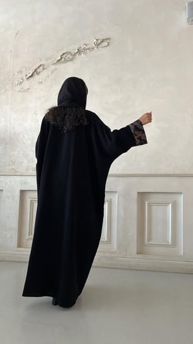 عباية ثُريا