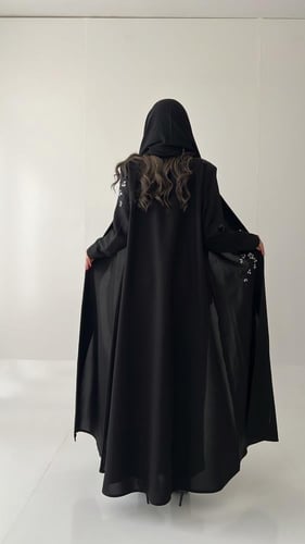 عباية غَزَل