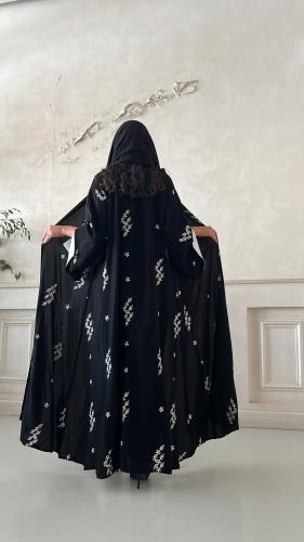 عباية وَرد