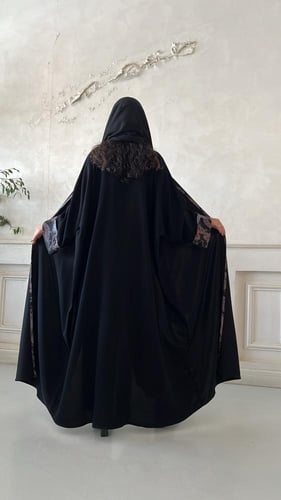 عباية ثُريا