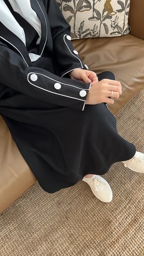 عباية مُتألقَه