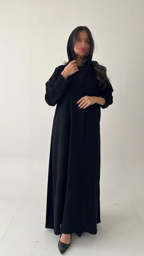 عباية برَّاقة