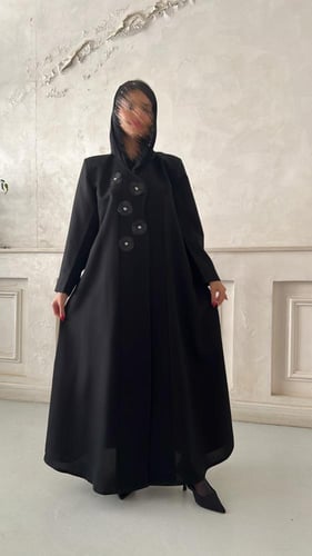 عباية سَمْراء