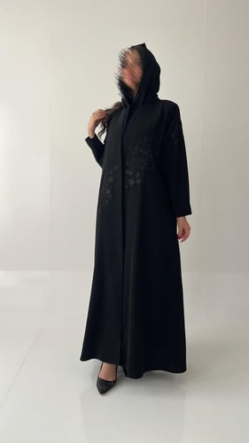 عباية زمُردْ