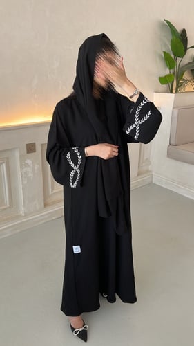 عباية قَمْراء