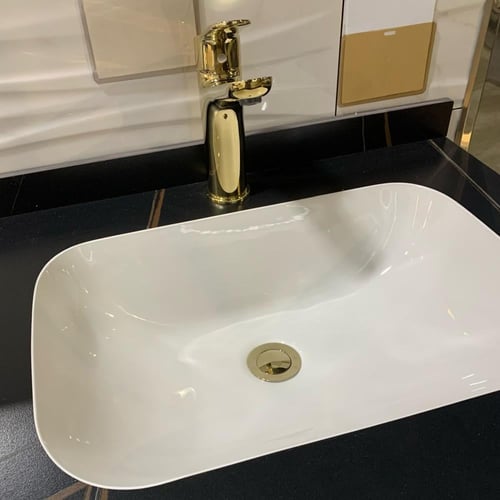 مغسلة معلقة مع رف بورسلان