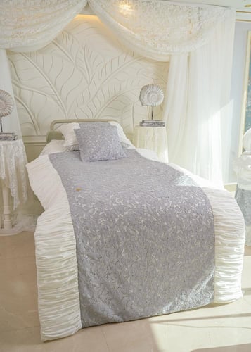 Classy dantela cover