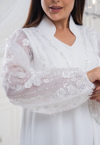 فستان بقصة أنيقة ومريحة مميز بتطريز وشك فاخر