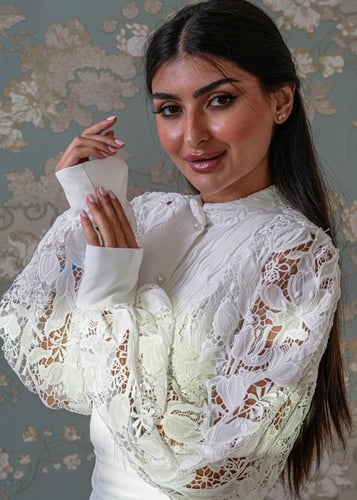 Unique dantela dress