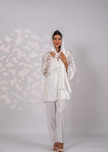 بجامة نفاس راقية مميزة بالدانتيل