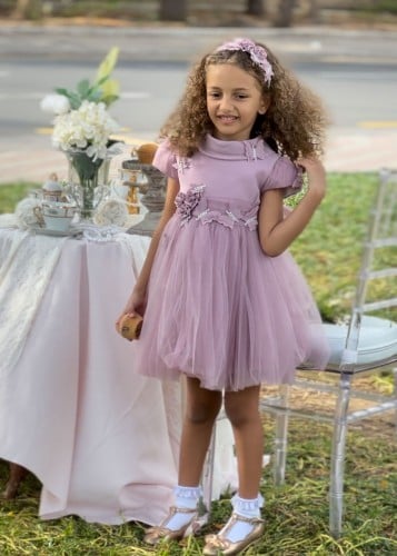 فستان بناتي من اللون الموف بتصميم راقي وأنيق للمنا...