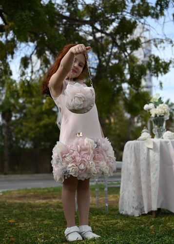 فستان بنك فاخر مميز بالكريستال والورد الراقي مناسب...