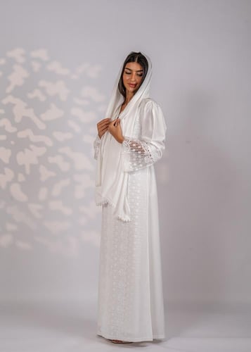 روب استقبال مزين بالدانتيل