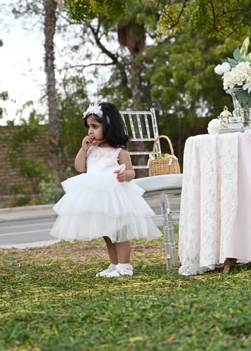 فستان بناتي مميز بطبقات من التل والورود جميل للمنا...