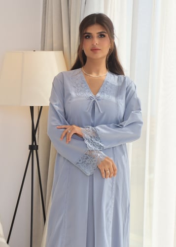 قميص كم طويل مميز بالدانتيل