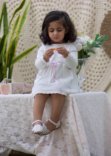 فسنان اوف وايت بتصميم اسباني راقي