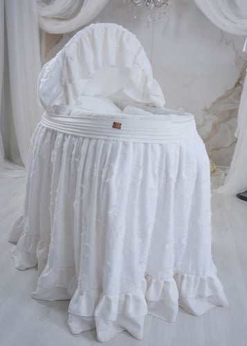 سرير اوف وايت أنيق من الركامة