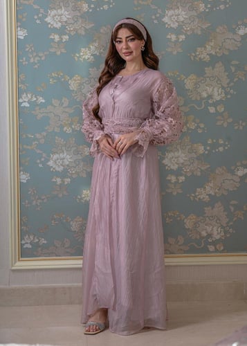 Feminine robe / nude