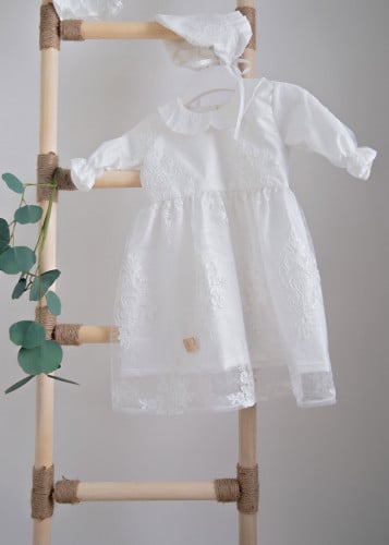 لبس مواليد استقبال بالدانتيل يناسب الجنسين