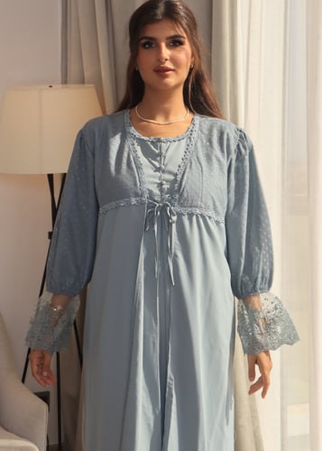 روب استقبال مزين بالتل والدانتيل