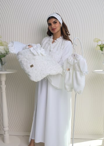 مجموعة الاستقبال الفاخرة المميزة بدانتيل الورود ال...